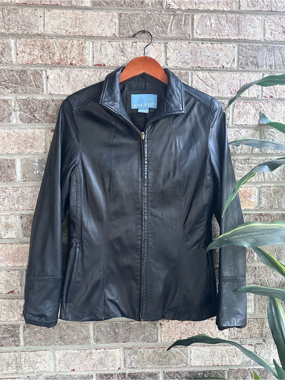 VTG Baddie Y2K 90’s Nine West Black Leather Zip-Front Jacket med